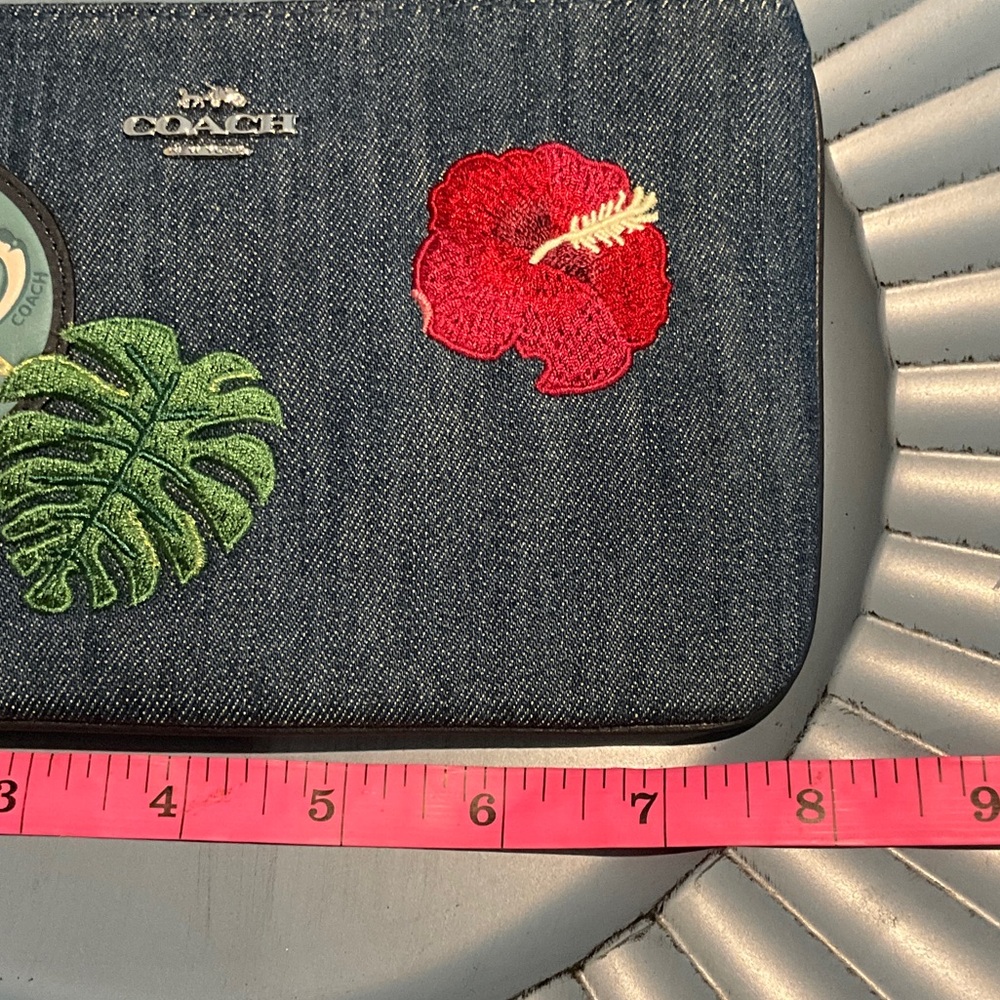 EUC Coach Denim Wristlet With Blue Hawaii Patches - Picture 13 of 14